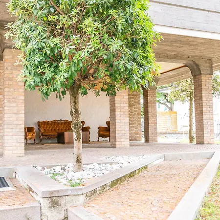 Olivia Experience Shared Pool, Garden And Nature - Il Lupo Affitta
