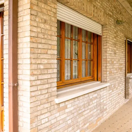 Apartment Olivia 200 Mq Pool, Garden And Bbq - Il Lupo Affitta *